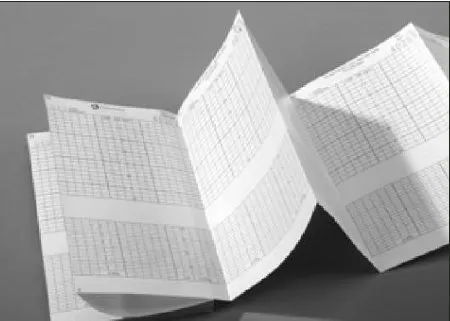 VyAire Medical - Vital Signs - 2009828-CAO -  Diagnostic Recording Paper  Thermal Paper Z Fold Red Grid